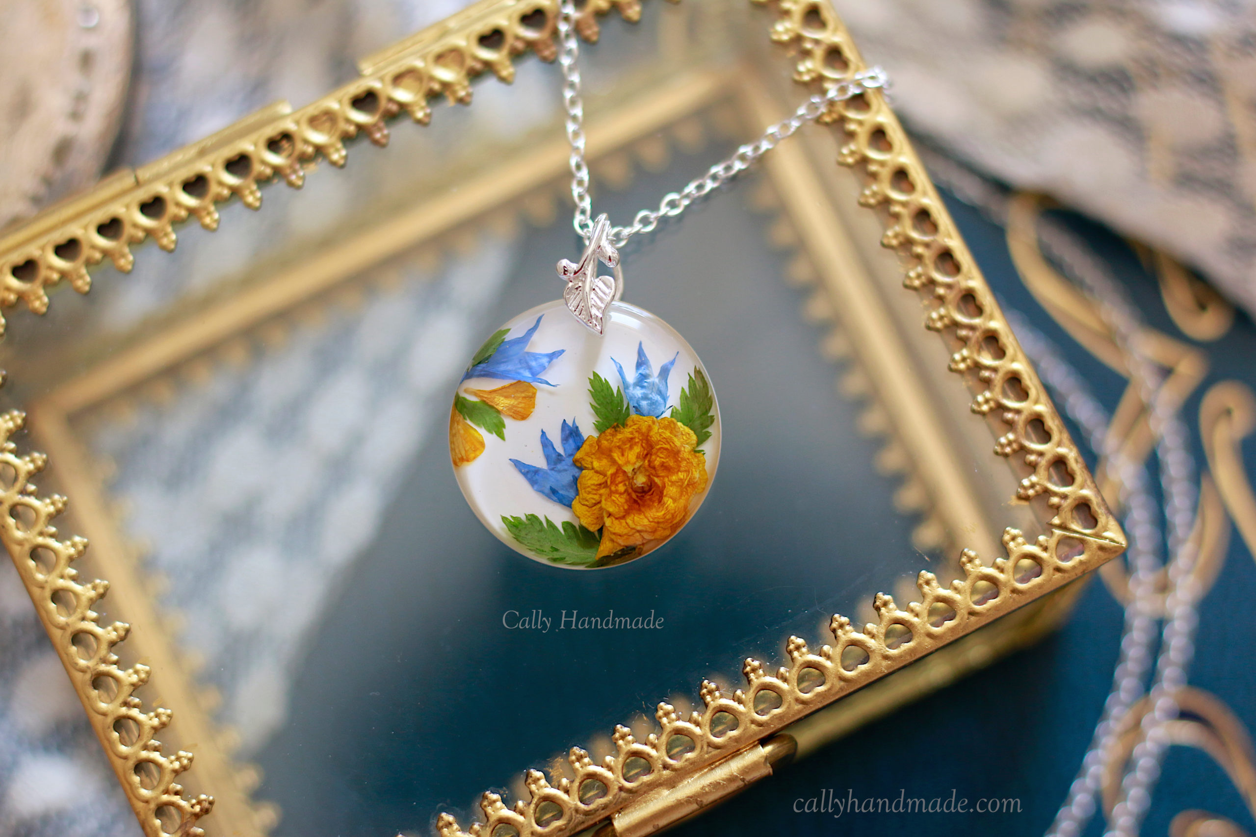 collierbleuetrenoncule1 collier en argent 925 fleurs bleuet et renoncule