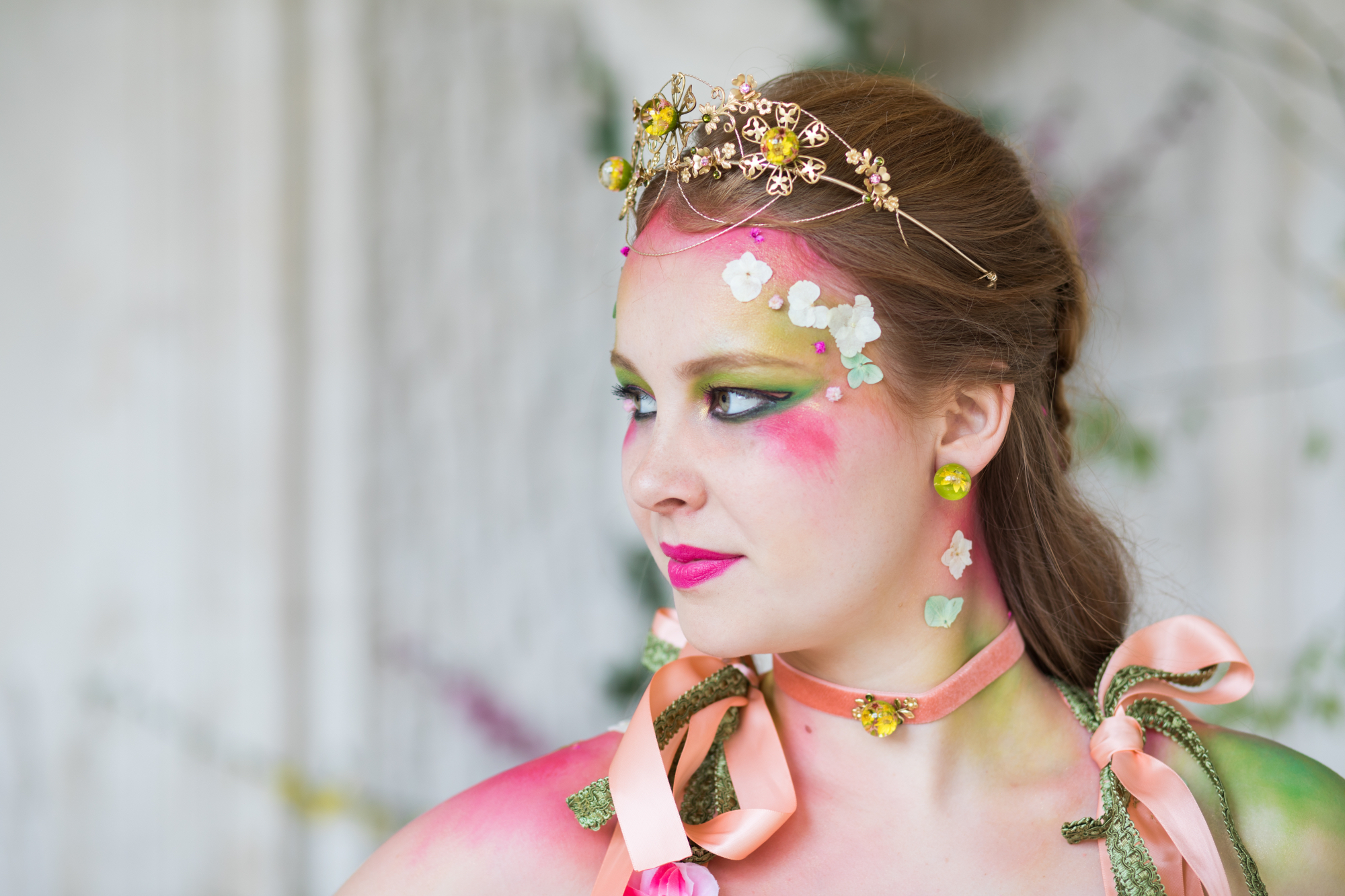 DMP_9350 choker collier ras de cou femme accessoire laiton plaqué or fleurs séchées résine mode