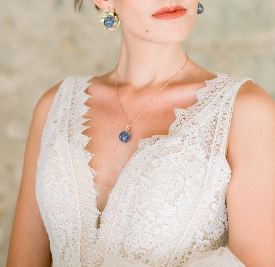 MariageChateaudeGranoupiac-DelphineGPhotographie-239 recadrage collier cally handmade wedding collier mariage sphere ronde élégant raffiné plaqué or